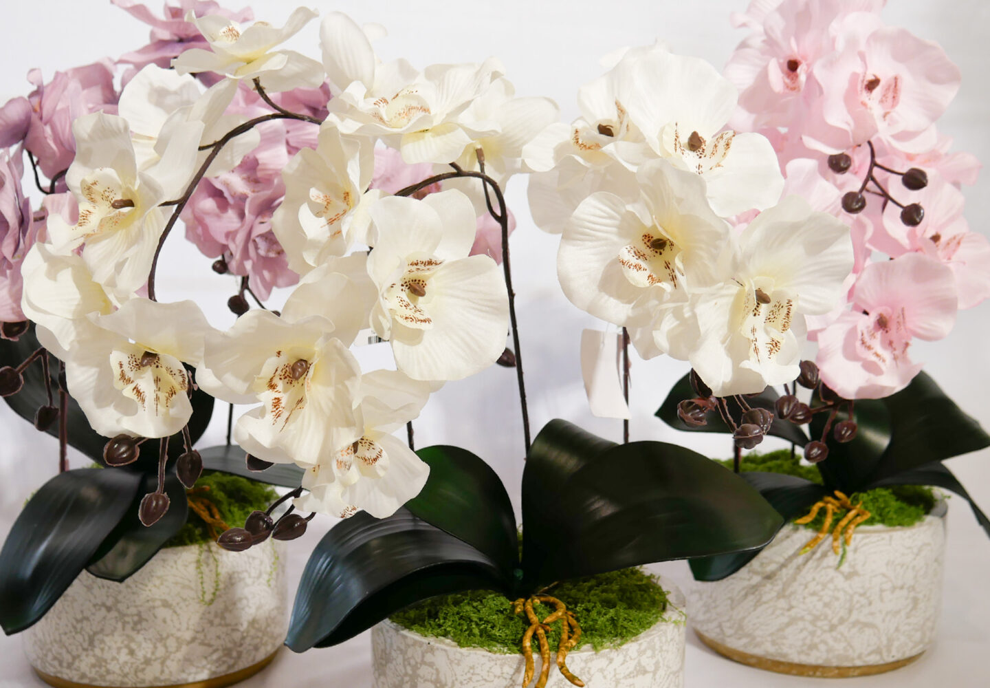 Rangkaian Bunga Anggrek Artificial Florist