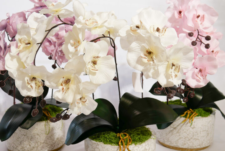 Sentuhan Kemewahan Tanpa Layu: Pesona Rangkaian Bunga Anggrek Artificial Florist untuk Dekorasi Hunian Anda